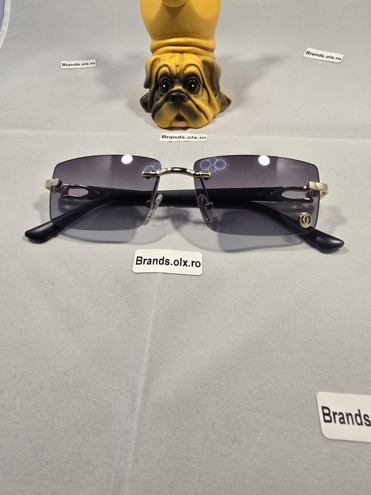 Cartier Horn, lentila neagra